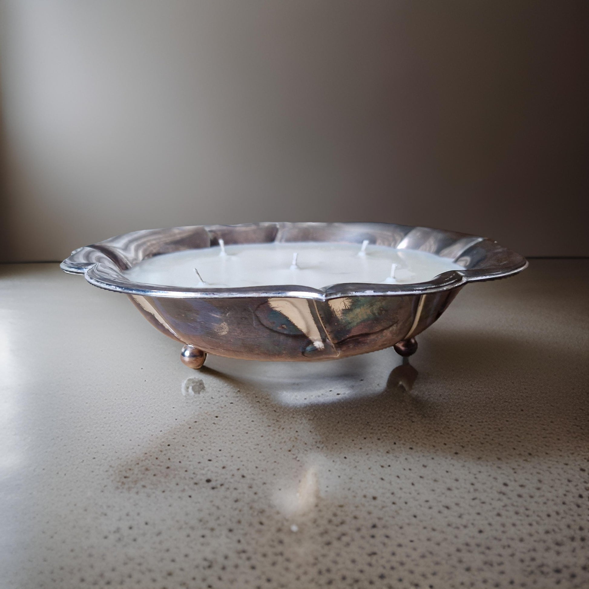Flower-Shaped Bowl Candle – Vintage Bookshop Scent-1